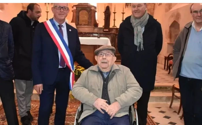 Raymond Landy a donat 1 milion de euro pentru a salva biserica locală FOTO @SirenesFR/X Sursa Mirror