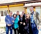 Mihai, alături de sora lui, dar și de alte rude, la parastasul părinților