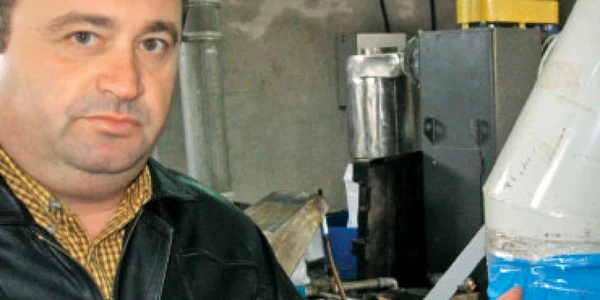 Afaceri din plastic folosit: cutii de medicamente din PET-uri