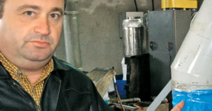 Afaceri din plastic folosit: cutii de medicamente din PET-uri