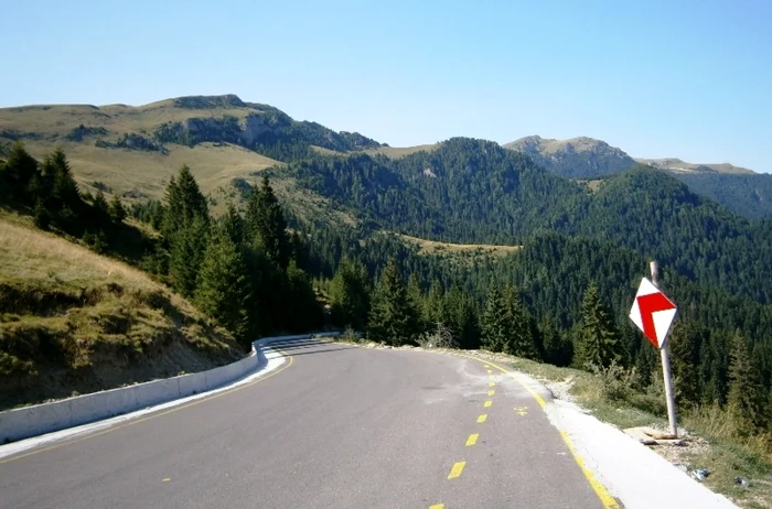 DJ 713  Cabana Cuibul Dorului – Şaua Dichiului este închis circulaţiei publice. Foto: Arhivă