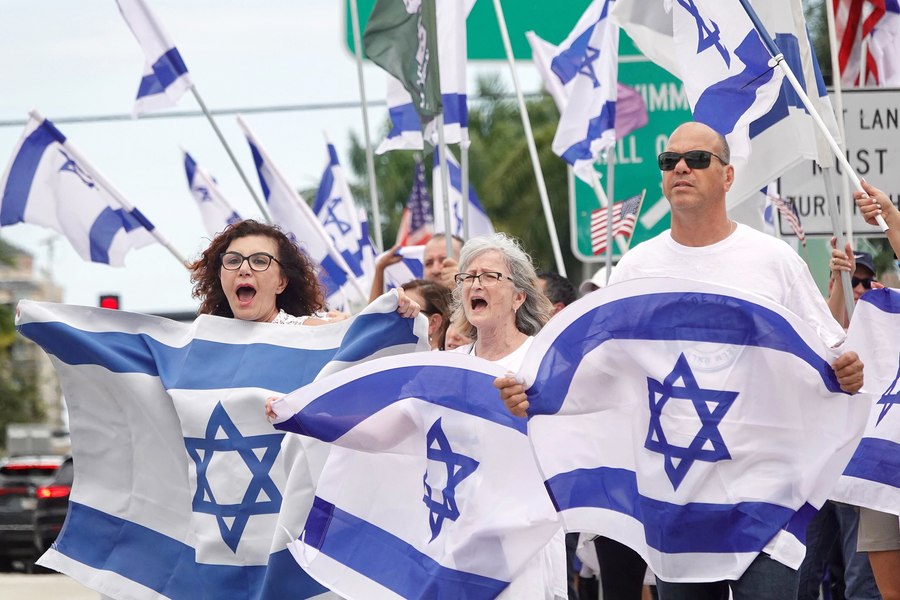 Miting pe Calea Victoriei, în semn de susținere pentru cetățenii israelieni ținuți prizonieri în Fâșia Gaza 