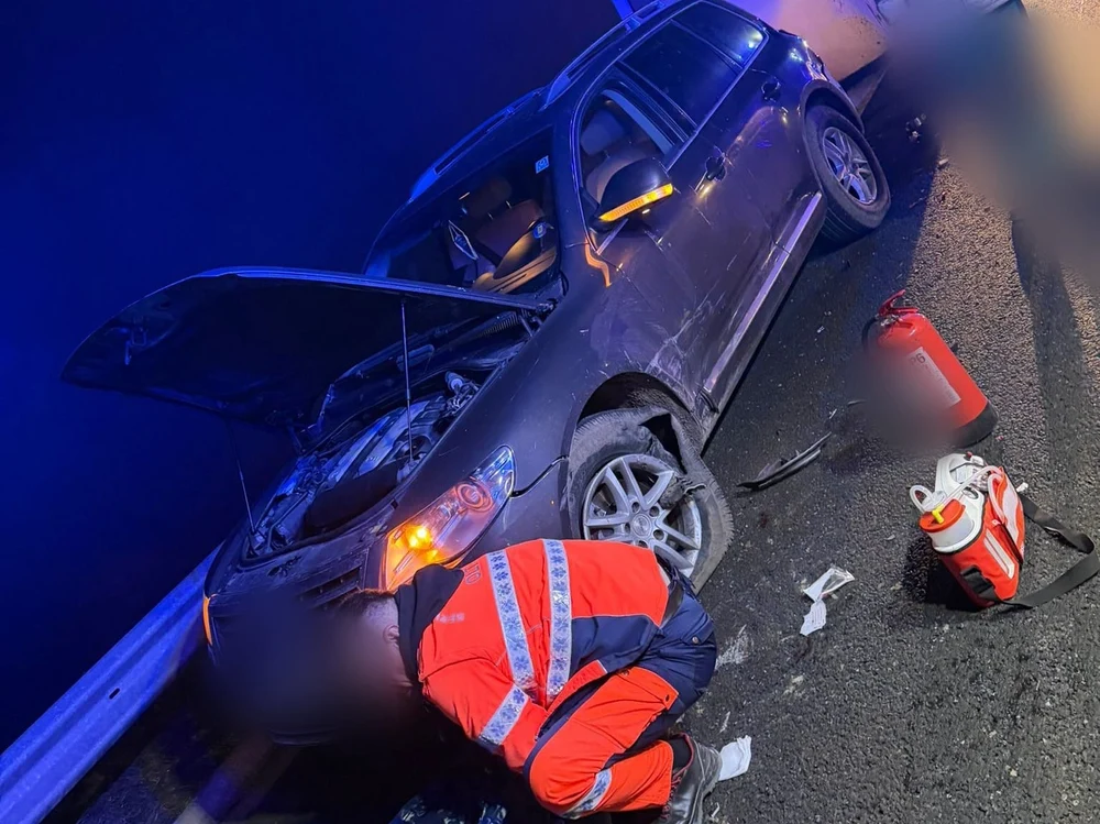 Tragedie pe Drumul Expres 12: un tânăr a murit, altul rănit după ce au fost loviți de o mașină. Cei doi ar fi verificat o defecțiune la autoturism