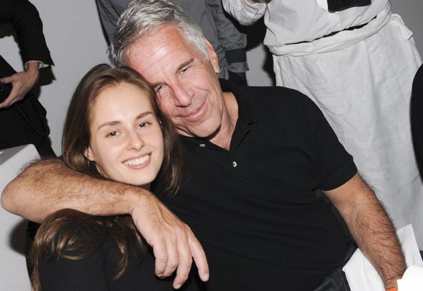 Moștenitoarea secretă a lui Epstein: Cine este Karina Șuliak, tânăra din Belarus care urma să primească averea magnatului