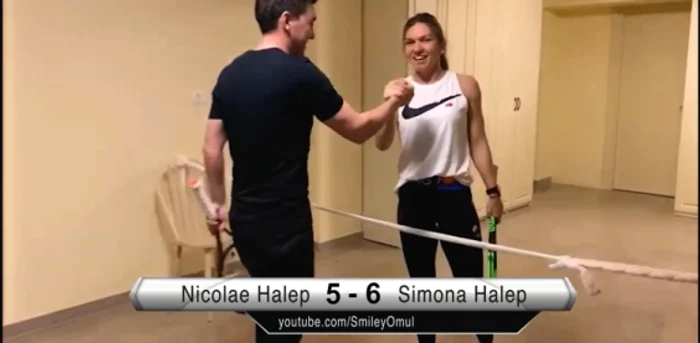 După Cerbul de Aur, România a avut parte de prima ediţie a concursului Cozonacul de Aur, cu Simona Halep. Captură: Smiley Omul via Youtube