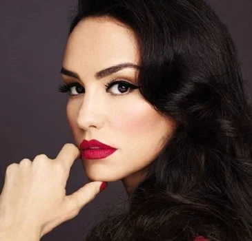 Consuelo Matos este într-o formă de zile mari, la 52 de ani 