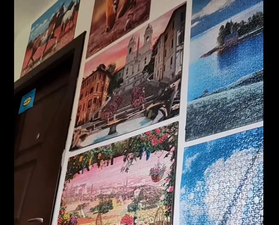 Așa arată unul dintre pereții blocului. FOTO: Captura Darius Perde