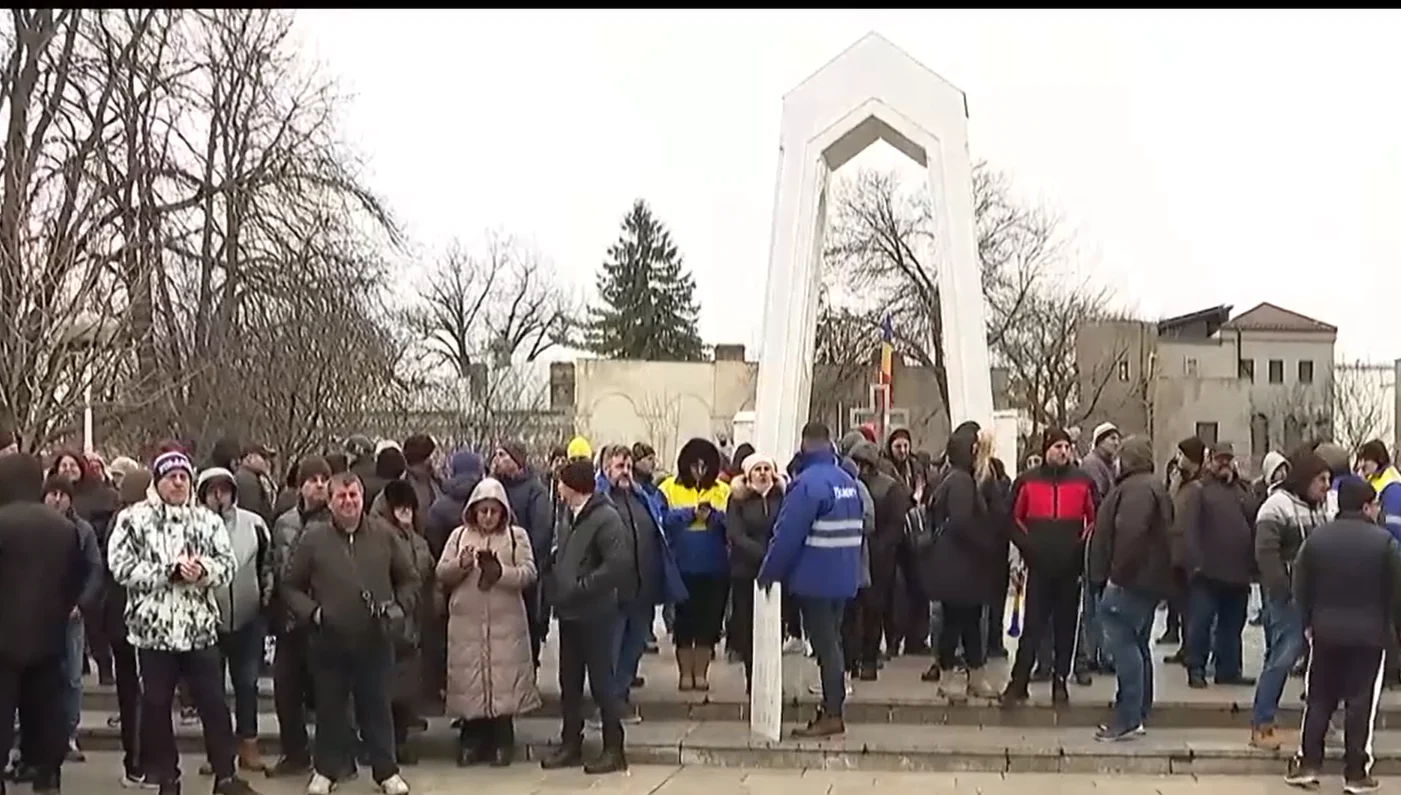 Protest la Galați. Angajații combinatului siderurgic au ieșit din nou în stradă, nemulțumiți că nu și-au primit banii din octombrie