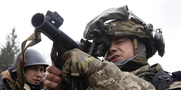 Ucranieni civili care au ramas sa lupte rusi razboi Ucraina Kiev 25 februarie 2022 FOTO EPA-EFE