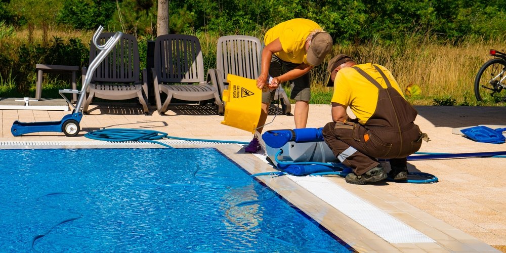 Nu mai folosi clor în piscină! Cele 3 sisteme care te scapă de chimicale în întreținerea piscinei, explicate de HydroSpa.ro