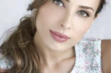 Iulia Vantur la televiziunea indiana 2 jpeg
