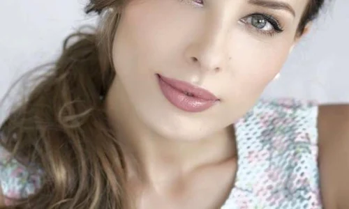 Iulia Vantur la televiziunea indiana 2 jpeg