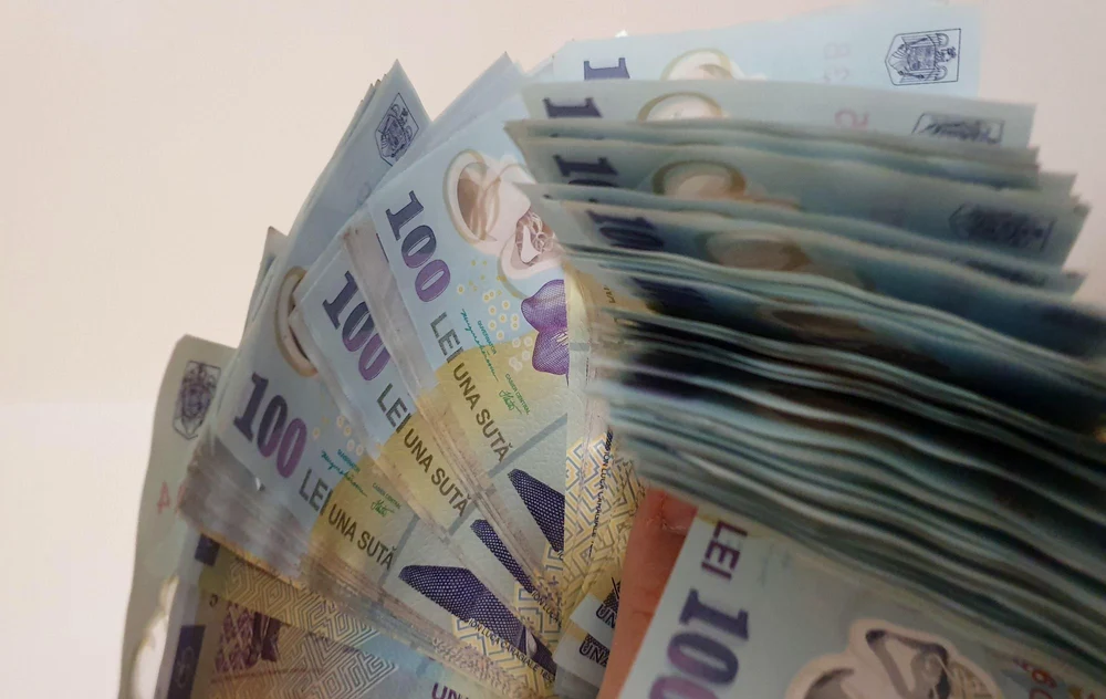 Fost director de bancă, acuzat că și-ar fi transferat peste 500.000 de lei din banii unui client.
