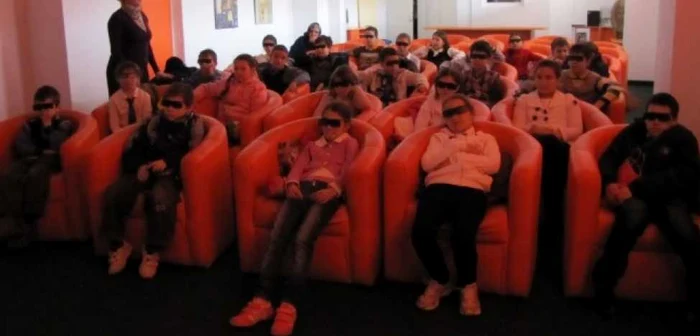 Vizionare de filme 3D FOTO Biblioteca Judeţeană Panait Cerna Tulcea