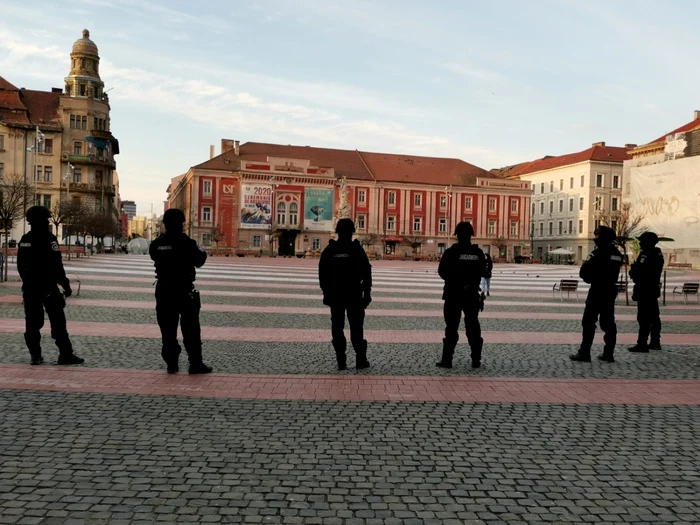 Forţele de ordine au blocat centrul Timişoarei FOTO Ş.Both