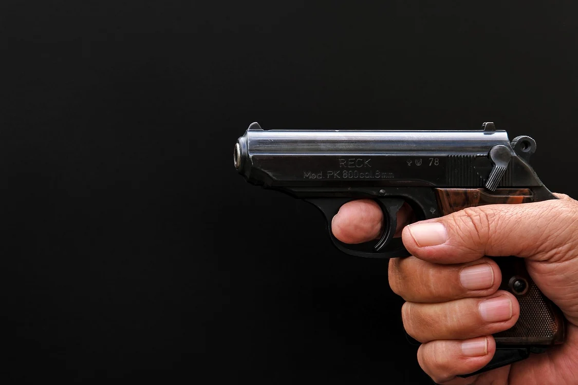 Amenințare cu pistolul în trafic FOTO: Adevărul