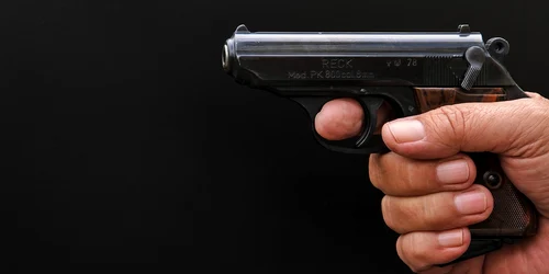pistol jpg