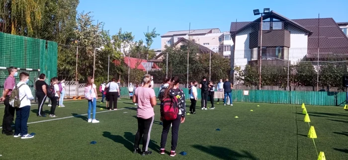 locuri marcate la ceremonia de deschidere la câteva şcoli din slatina