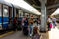 tren cfr calatori gara de nord vara foto shutterstock