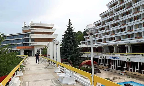 Clădirile sunt în ruină și miros a mucegai jpeg