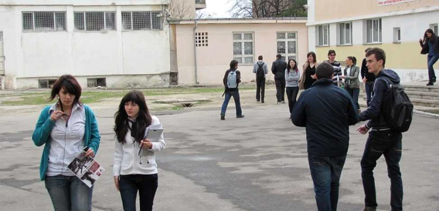 Liceenii vor să atragă atenţia asupra consumului de etnobotanice