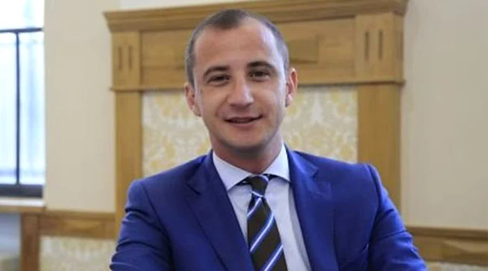Deputatul PSD, Alfred Simonis, se opune proiectului cu scutere, pentru că ar fi avut un incident neplăcut când era mic