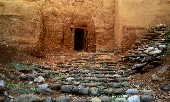 Tel Dan Canaanite Gate 1 jpg