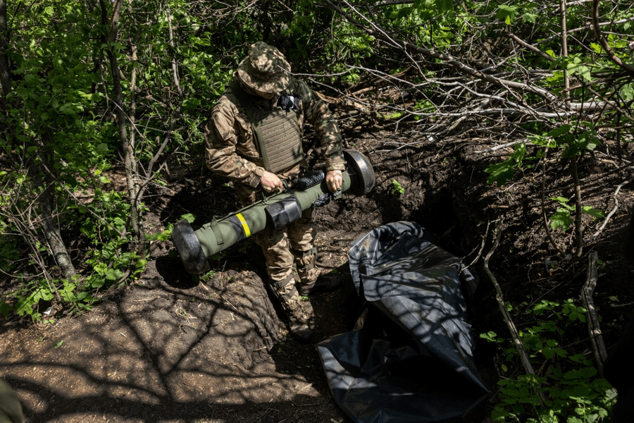 Problemele logistice vor afecta în curând Ucraina și NATO. Zelenski și aliații trebuie să ia măsuri urgent, avertizează generalul american Mark Kimmitt 