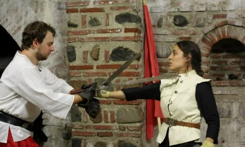 Lupte medievale la Muzeul Curtea Veche jpeg