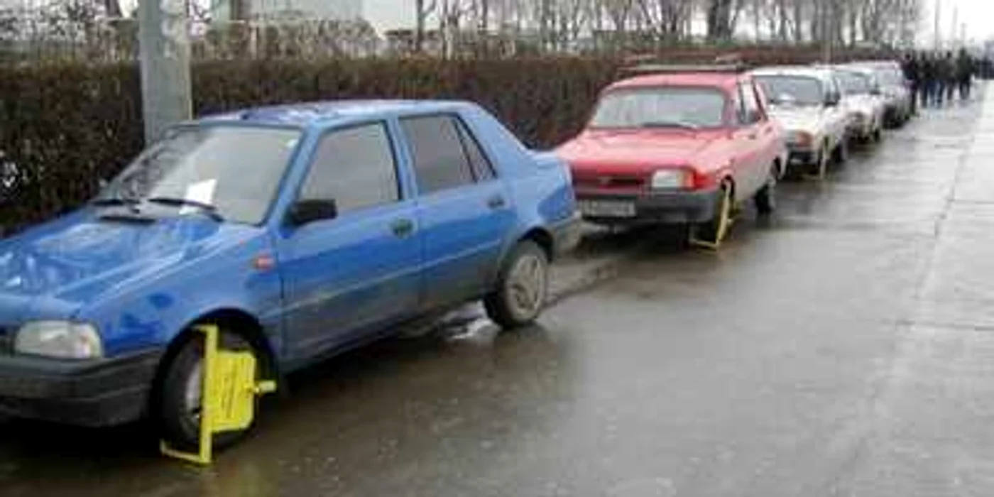 Pentru deblocarea roţilor blăjenii vor plăti suma de 130 de lei