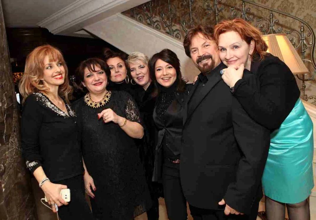 Anii 1990, din nou la putere: Bianca Brad, Carmen Movileanu, Silvia Dumitrescu, Oana Sârbu, Adrian Daminescu