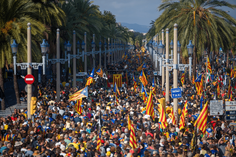 Zeci de mii de catalani au manifestat pentru independență