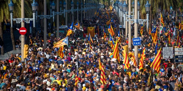 Zeci de mii de catalani au manifestat pentru independență foto Profimedia