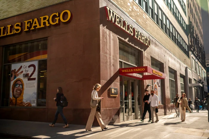 Wells Fargo inchide sucursale in 11 state FOTO Profimedia