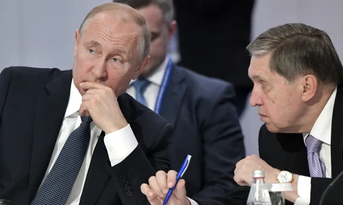 Iuri Usakov si Vladimir Putin FOTO EPA-EFE