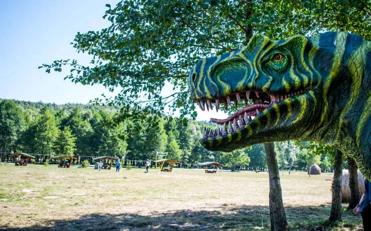 dinozauri tara hategului foto geoparcul tarii hategului