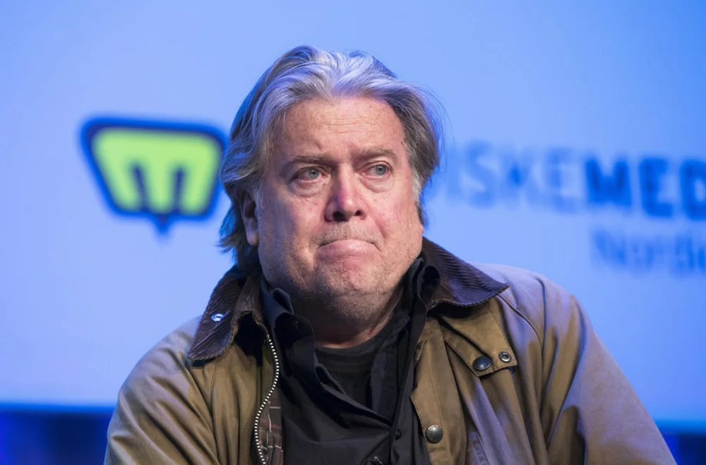 Epstein l-ar fi consiliat pe Steve Bannon în campania pro-Trump din 2018