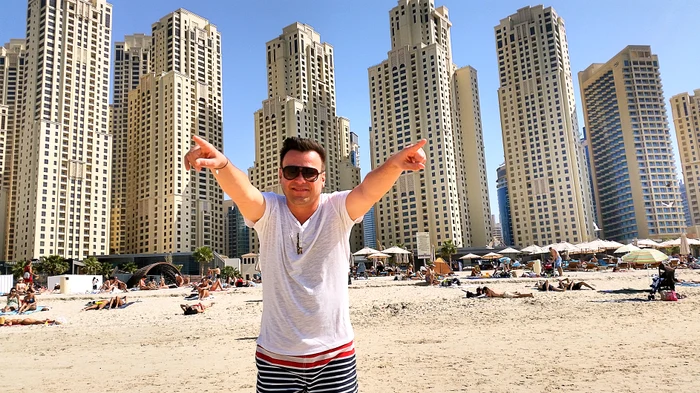 Artistul era în culmea fericirii pe plaja din Dubai