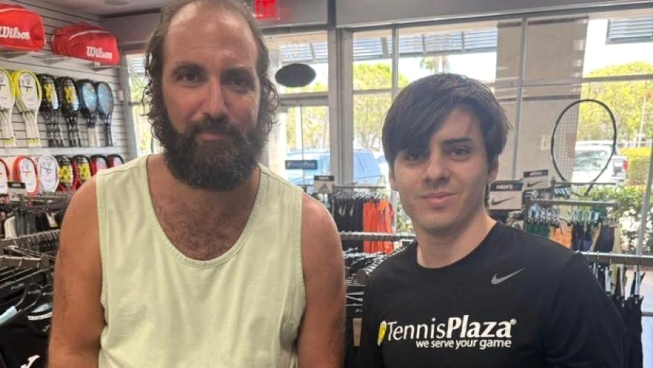 Gonzalo, surprins într-un magazin de articole sport  FOTO Instagram