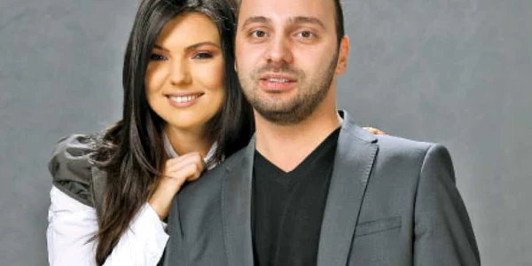 Paula şi Ovi îşi promovează melodia în străinătate