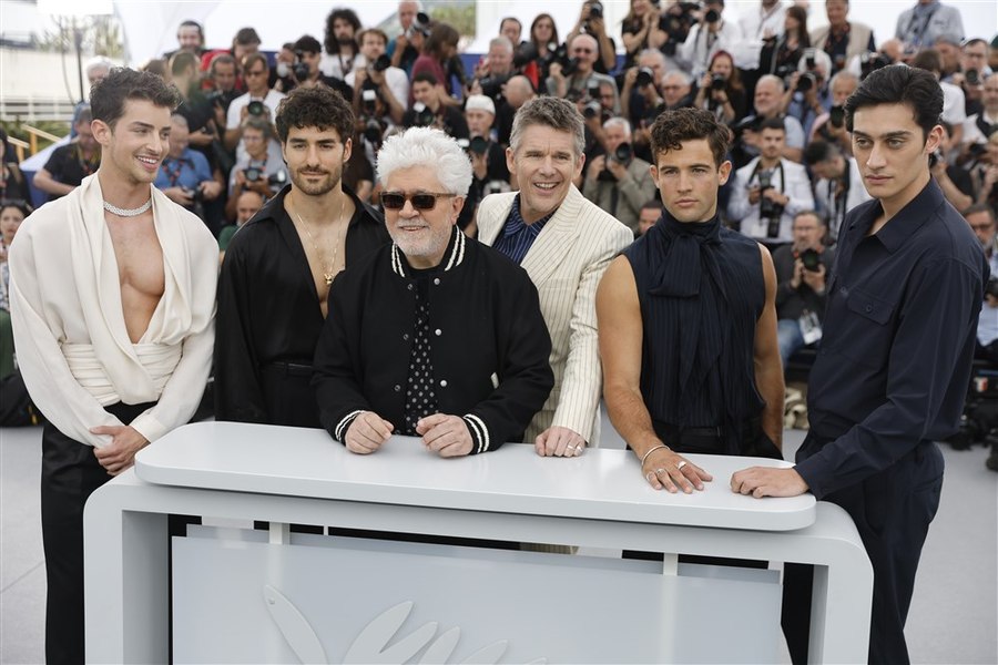 Westernul gay al lui Almodóvar a atras numeroşi cinefili la proiecţia specială VIDEO 