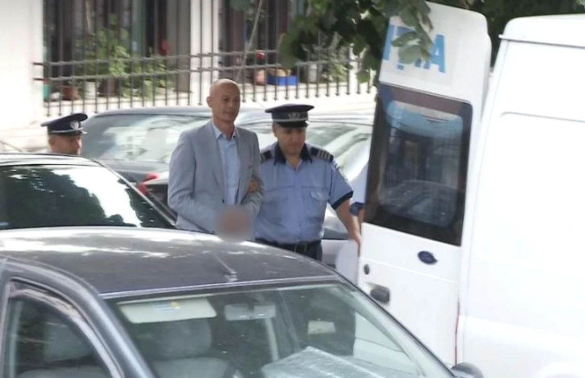 
    Pentru acuzațiile de mită Bogdan Olteanu a fost reținut 24 de ore  