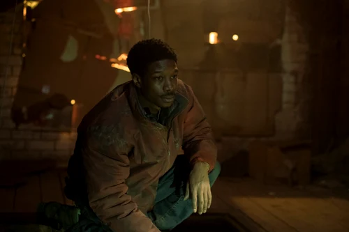 Lamar Johnson și Keivonn Woodard în serialul HBO „The Last of US”. FOTO: HBO