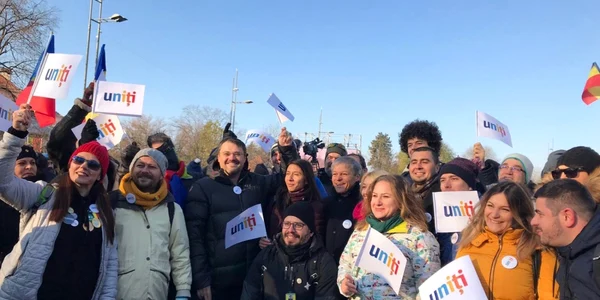 USR + RO+ + Rezist Facebook