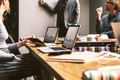 corporatisti birou   foto Pixabay jpg