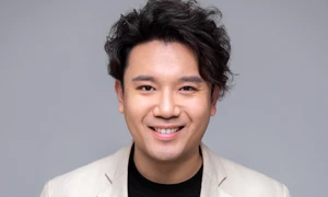 Long Long, Tenor1, picture by He Ping (copyright free) png