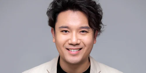 Long Long, Tenor1, picture by He Ping (copyright free) png