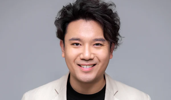 Long Long, Tenor1, picture by He Ping (copyright free) png