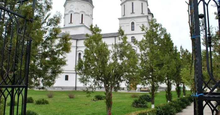 Mănăstirile din Tulcea atrag foarte mulţi turişti FOTO Adevărul