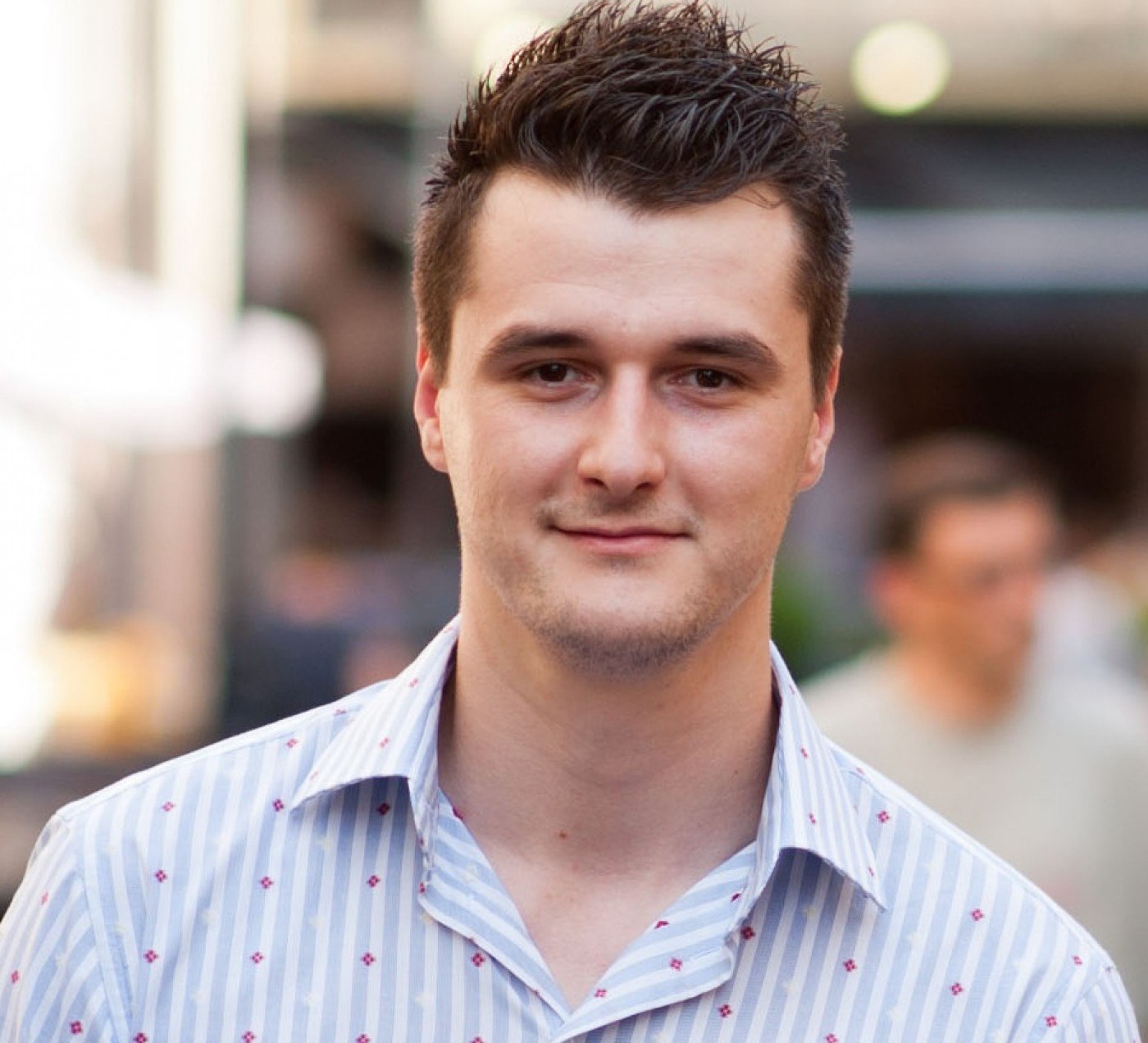 VIDEO Bitcoin, noua monedă „de aur” a Internetului, şi povestea românului  din inima fenomenului de două miliarde de dolari | adevarul.ro